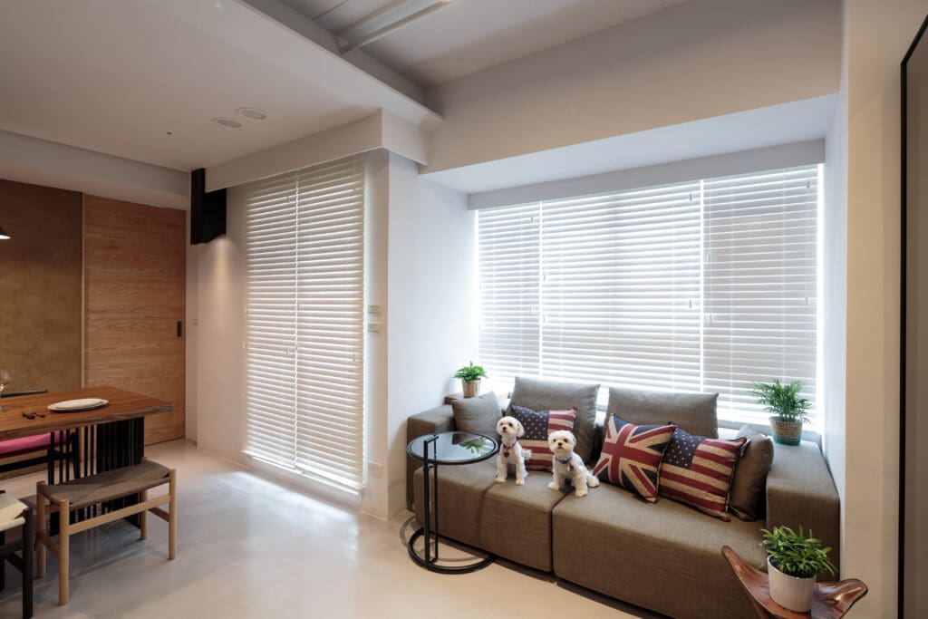 Wood Blind (5) Wood Blind (5)