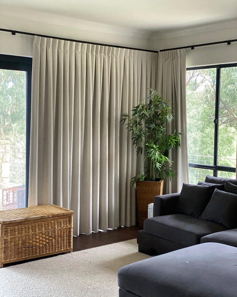 houseofstuart__1602991968_2422394665787884242_10657799233 Houseofstuart 1602991968 2422394665787884242